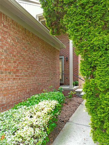 55441 Boardwalk Drive, Shelby Charter Township, MI 48316