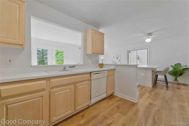 55441 Boardwalk Drive, Shelby Charter Township, MI 48316