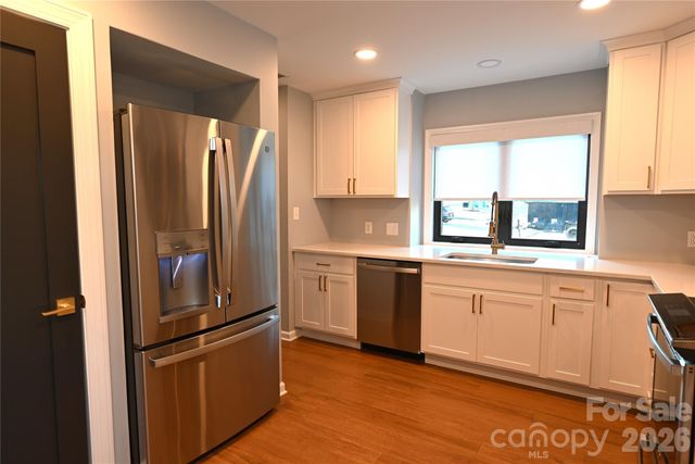 3761 Rock Bridge Drive NE, Conover, NC 28613