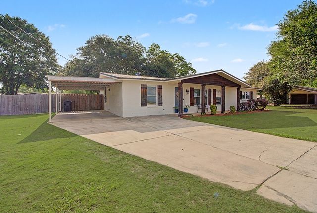 402 Cable Street, Headland, AL 36345
