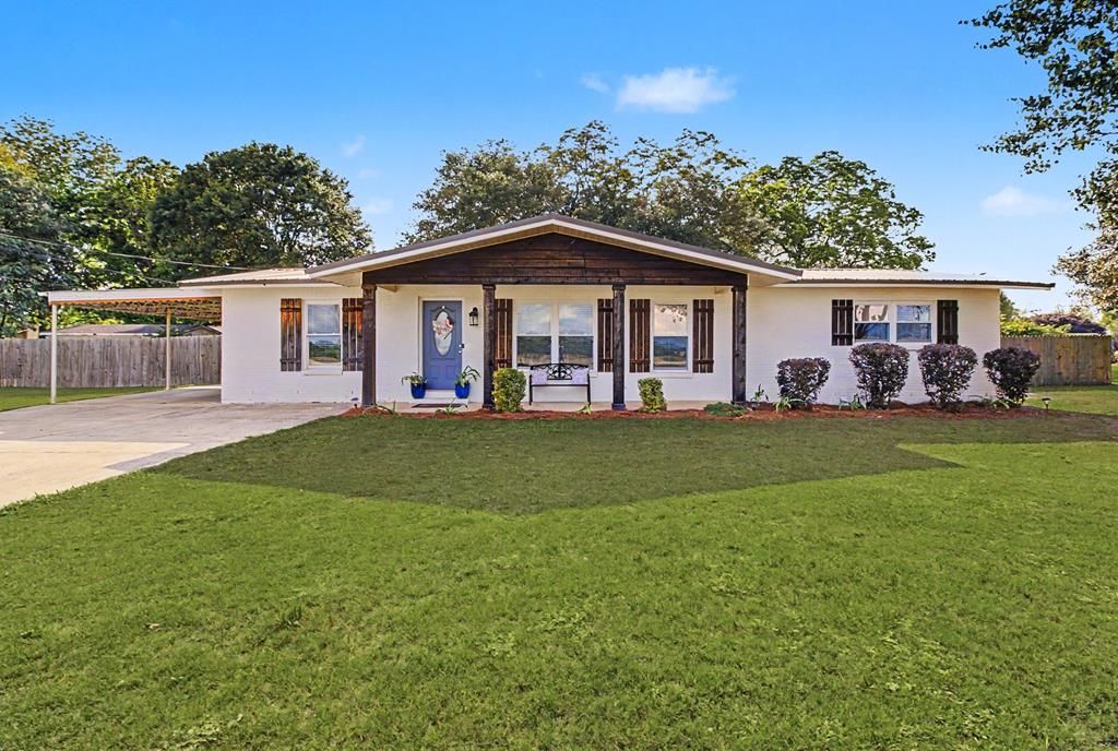 402 Cable Street, Headland, AL 36345