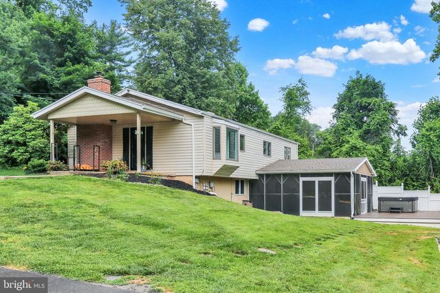 851 CADMUS RD, Pottstown, PA 19465