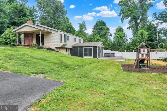 851 CADMUS RD, Pottstown, PA 19465