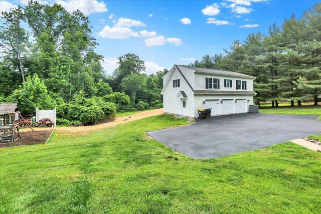 851 CADMUS RD, Pottstown, PA 19465