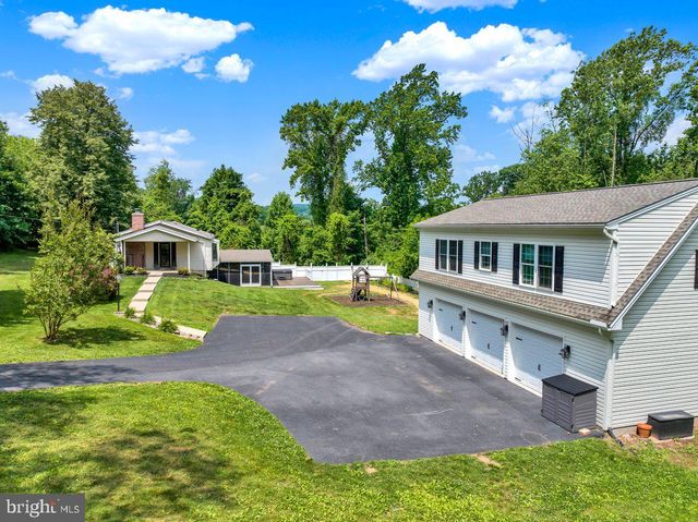 851 CADMUS RD, Pottstown, PA 19465