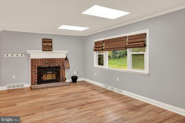 851 CADMUS RD, Pottstown, PA 19465