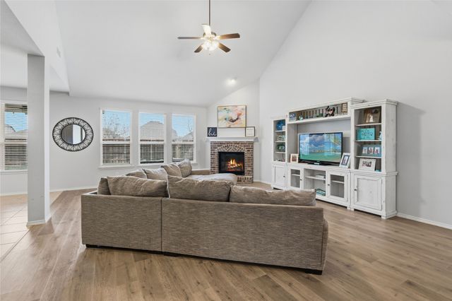 1721 Settlement Way, Aubrey, TX 76227