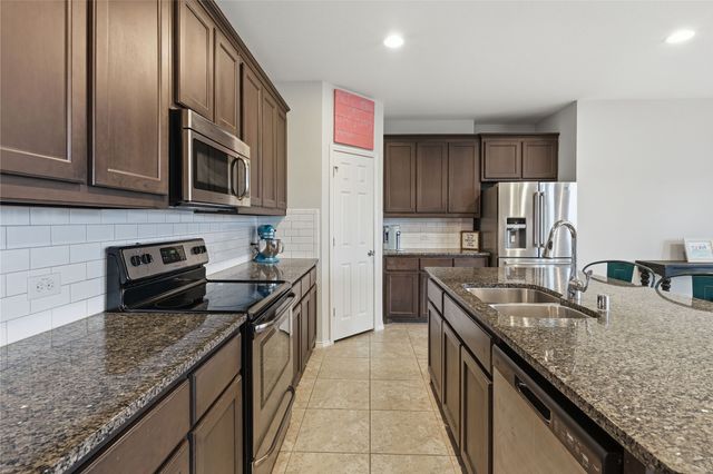 1721 Settlement Way, Aubrey, TX 76227