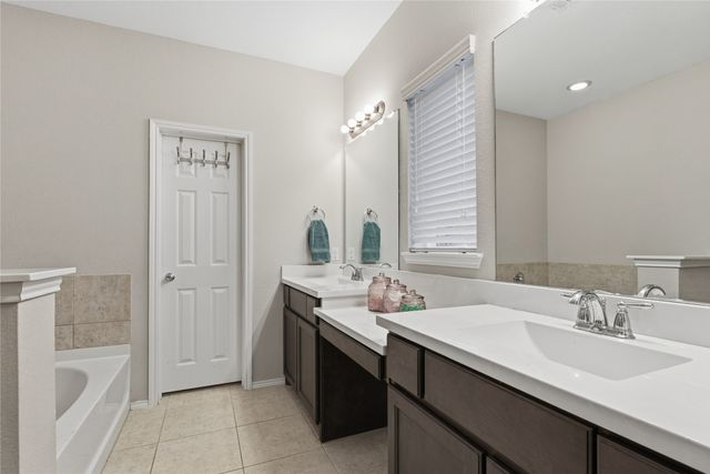 1721 Settlement Way, Aubrey, TX 76227