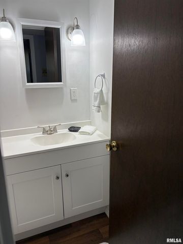 1901 Jeanette Ln Apt 3, Springfield, IL 62702