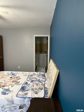 1901 Jeanette Ln Apt 3, Springfield, IL 62702