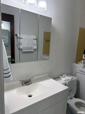 1901 Jeanette Ln Apt 3, Springfield, IL 62702