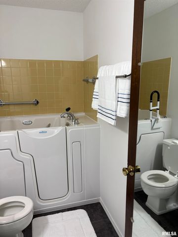 1901 Jeanette Ln Apt 3, Springfield, IL 62702