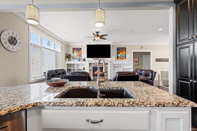 13708 Paperbark Trail, Fort Wayne, IN 46814