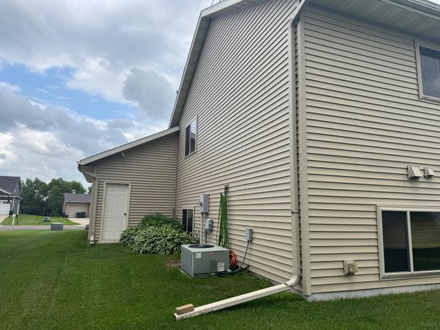 409 22nd Avenue N, Sartell, MN 56377