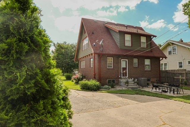 1541 48th Street, Des Moines, IA 50311