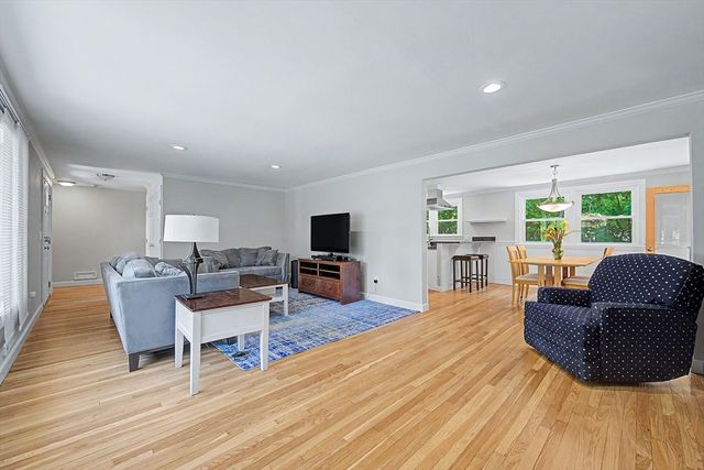 10 Fleetwood Drive, Norfolk, MA 02056