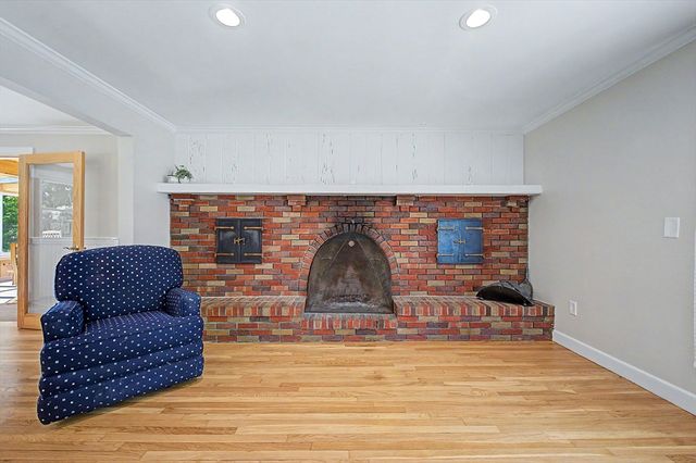 10 Fleetwood Drive, Norfolk, MA 02056