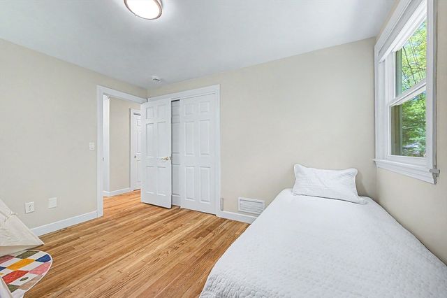 10 Fleetwood Drive, Norfolk, MA 02056