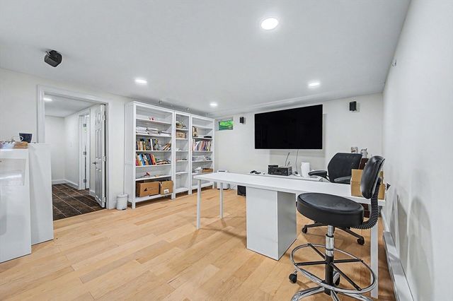 10 Fleetwood Drive, Norfolk, MA 02056