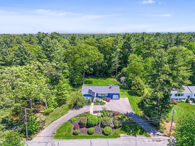 10 Fleetwood Drive, Norfolk, MA 02056