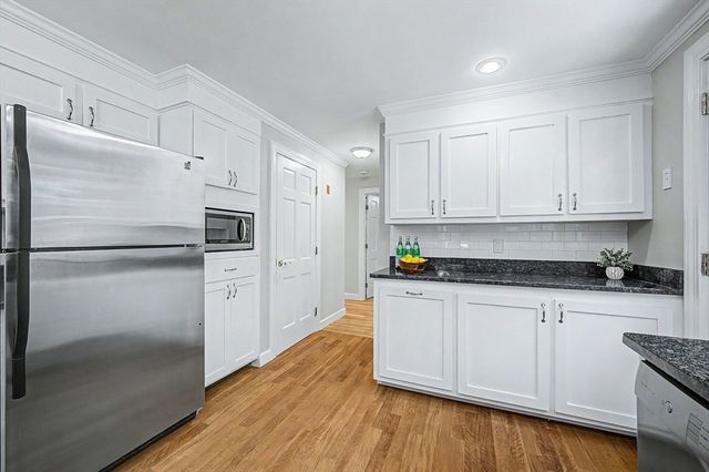 10 Fleetwood Drive, Norfolk, MA 02056