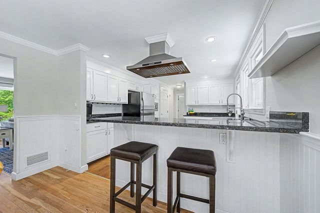 10 Fleetwood Drive, Norfolk, MA 02056
