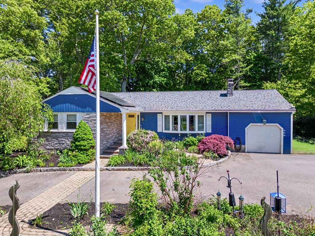 10 Fleetwood Drive, Norfolk, MA 02056