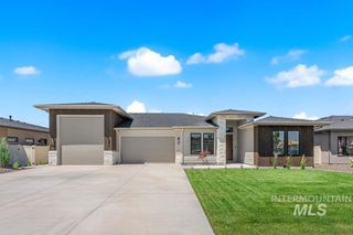 627 N Creekwater Ave, Eagle, ID 83616
