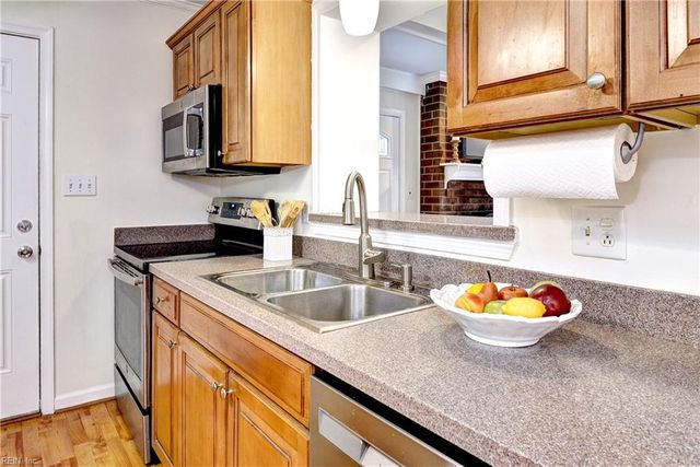 863 Wilmont LN, Newport News, VA 23608