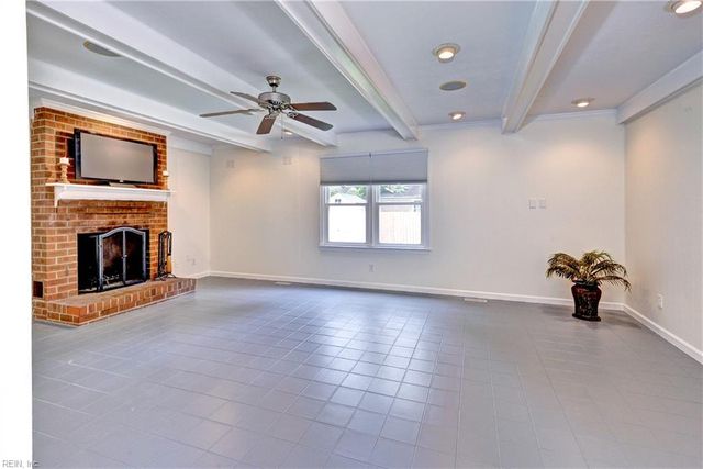 863 Wilmont LN, Newport News, VA 23608