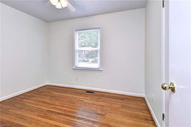 863 Wilmont LN, Newport News, VA 23608