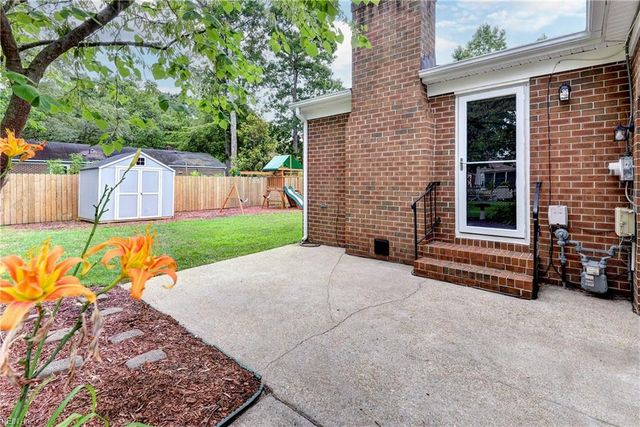 863 Wilmont LN, Newport News, VA 23608