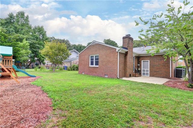 863 Wilmont LN, Newport News, VA 23608
