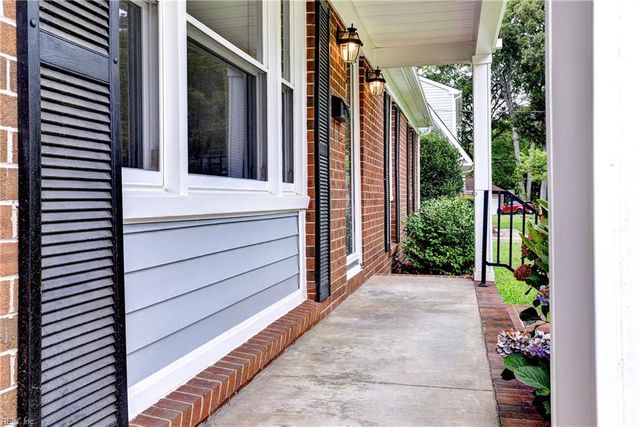 863 Wilmont LN, Newport News, VA 23608