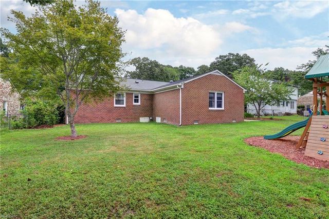 863 Wilmont LN, Newport News, VA 23608