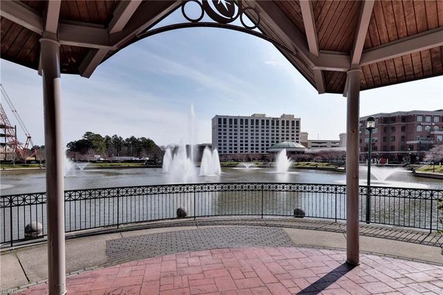 863 Wilmont LN, Newport News, VA 23608