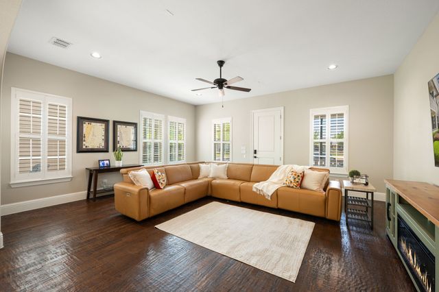 738 E Main Street, Coppell, TX 75019