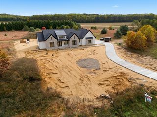 61121 Airpark Lane, Mattawan, MI 49071