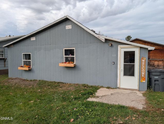 108 Mckinley Avenue, Underwood, ND 58576 property photo