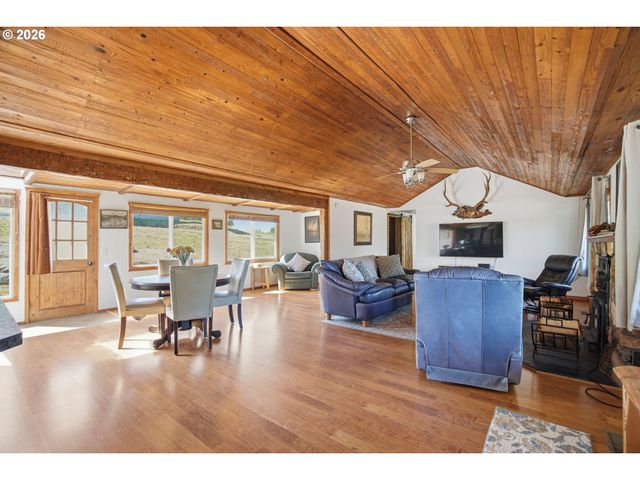 28884 HILLAIRE St, Eugene, OR 97402