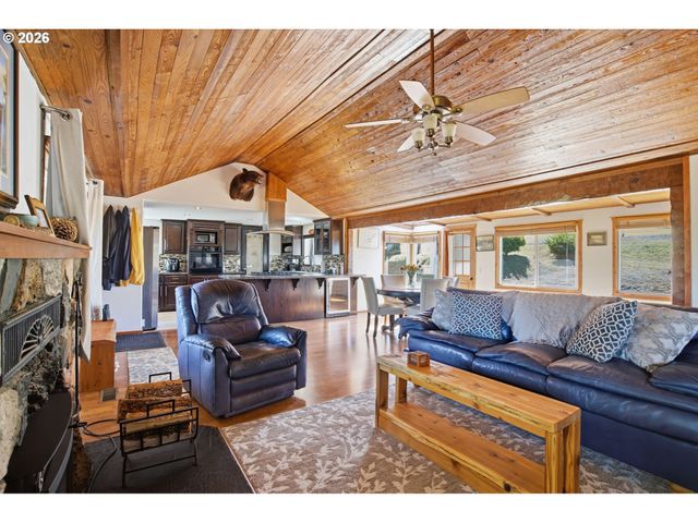28884 HILLAIRE St, Eugene, OR 97402