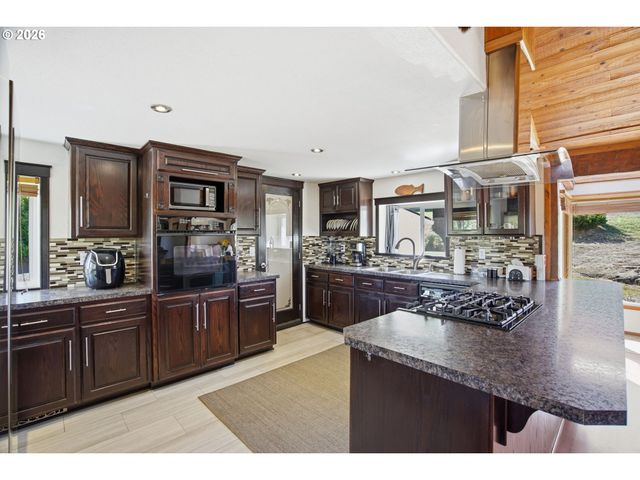 28884 HILLAIRE St, Eugene, OR 97402