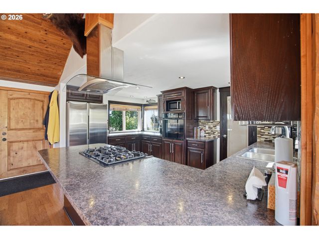 28884 HILLAIRE St, Eugene, OR 97402