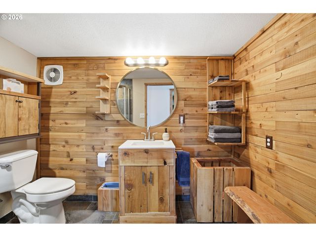 28884 HILLAIRE St, Eugene, OR 97402