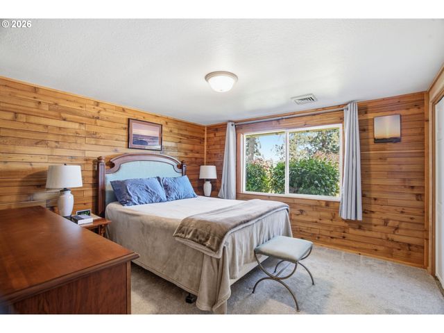 28884 HILLAIRE St, Eugene, OR 97402