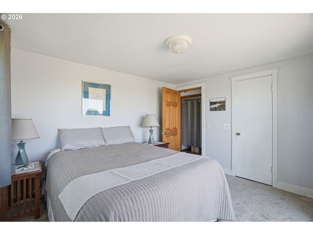 28884 HILLAIRE St, Eugene, OR 97402