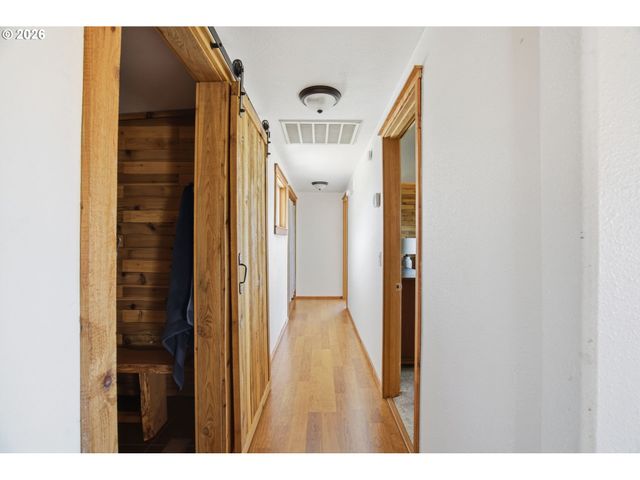 28884 HILLAIRE St, Eugene, OR 97402