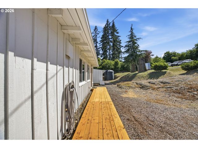 28884 HILLAIRE St, Eugene, OR 97402