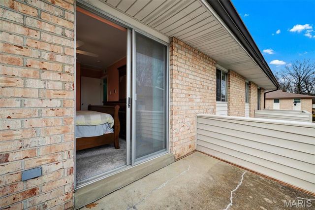 10117 Sakura Drive F, St Louis, MO 63128